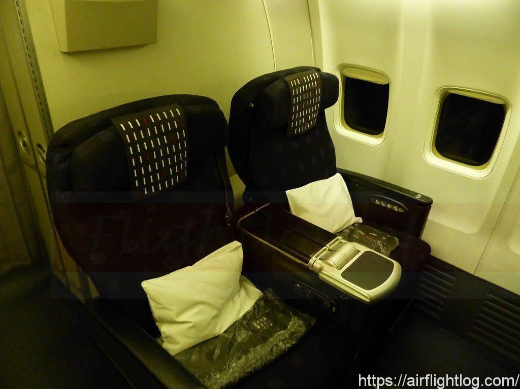 JAL SKYLUXE SEAT