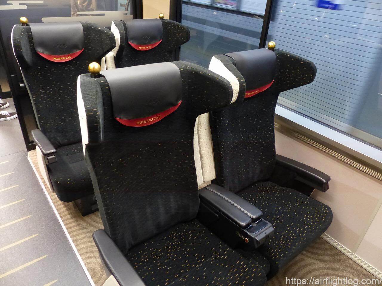 京阪3000系プレミアムカー車端座席