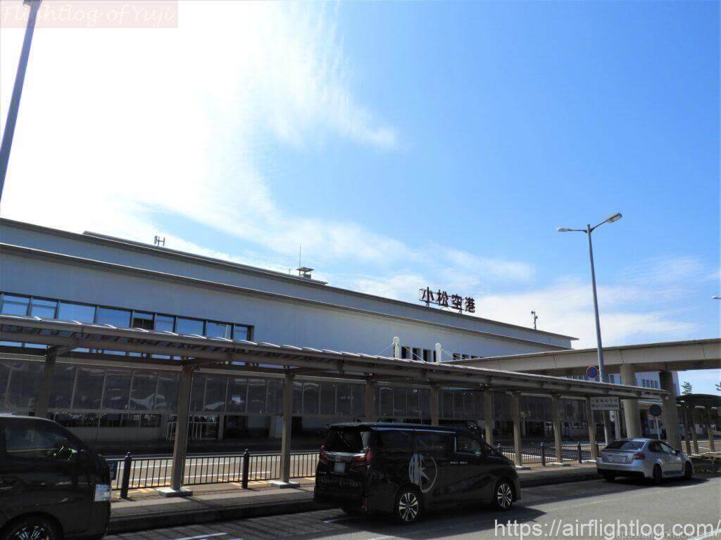 小松空港ターミナル外観