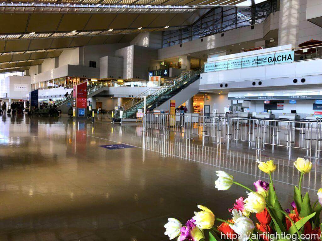 新潟空港JALチェックインカウンター