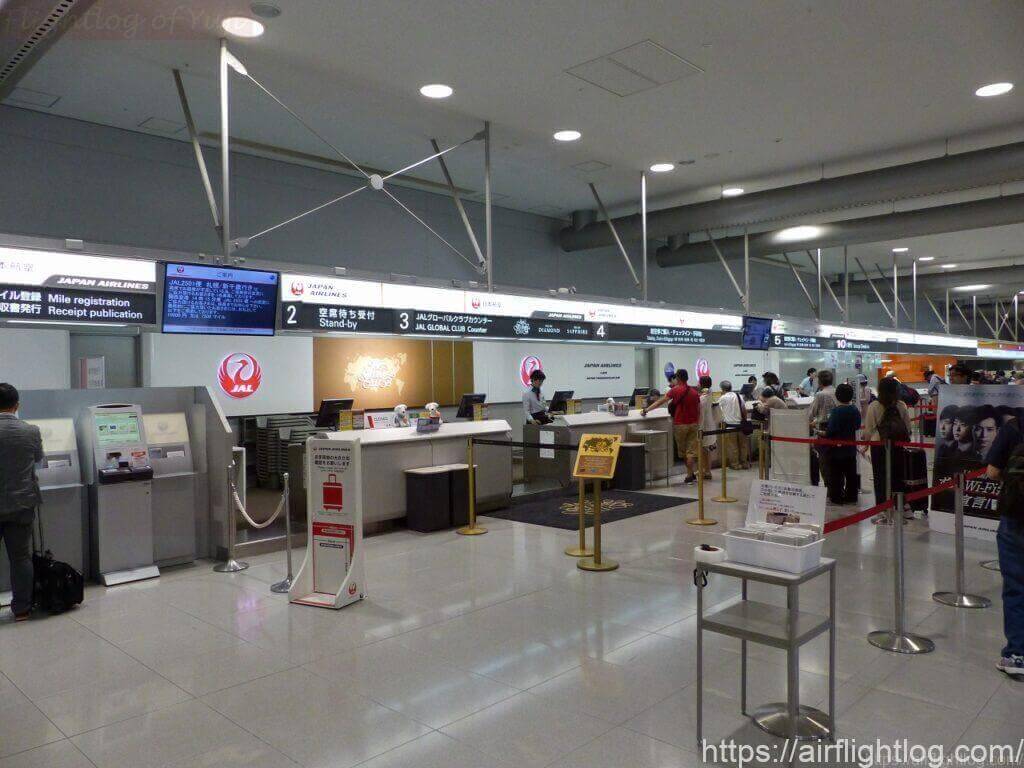 関西国際空港JAL国内線チェックインカウンター