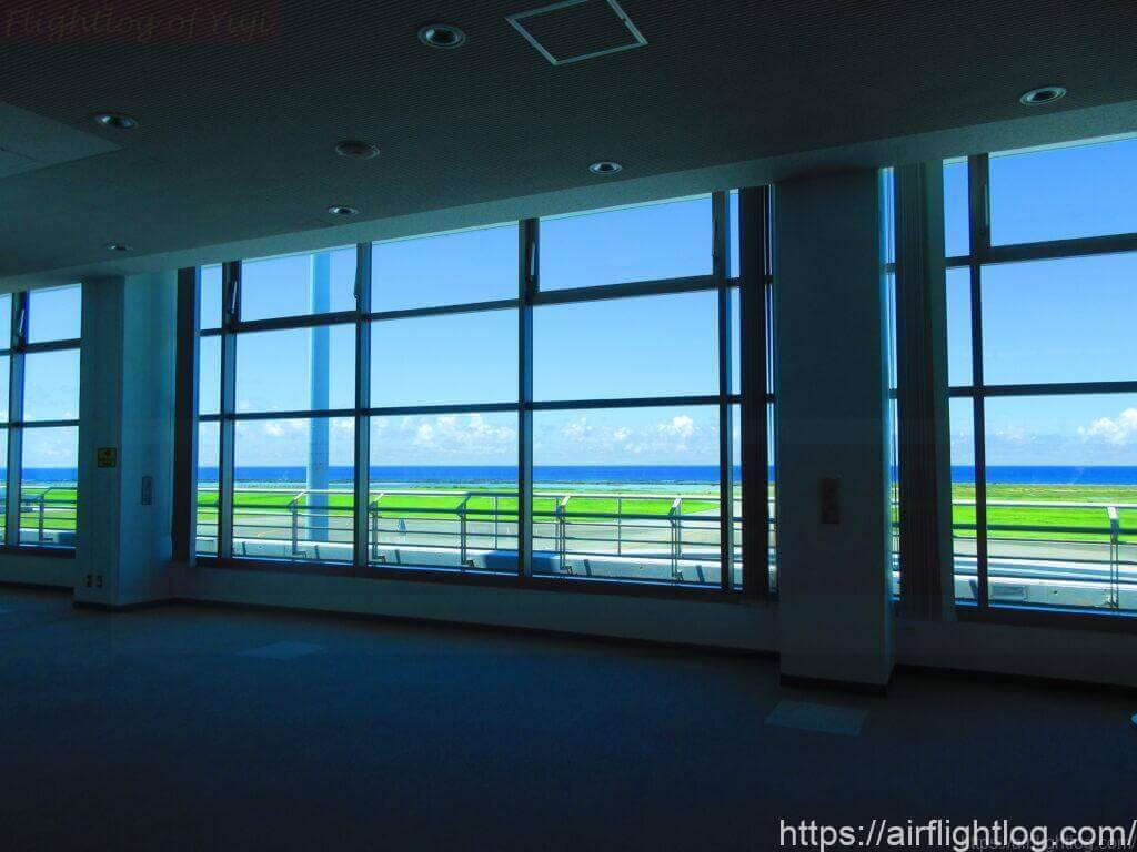久米島空港ターミナルからの景色