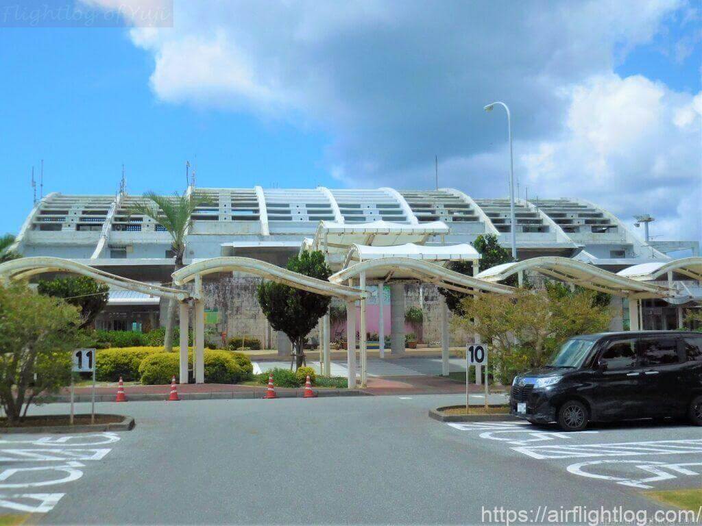 久米島空港ターミナル外観