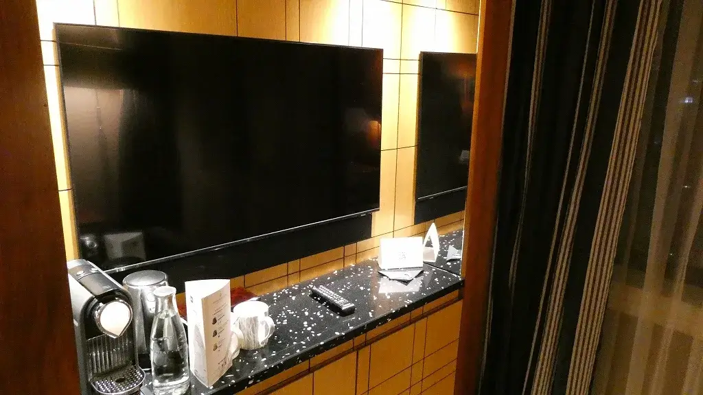 インターコンチネンタルロンドンパークレーン 『1ベッドルームスイート」テレビ