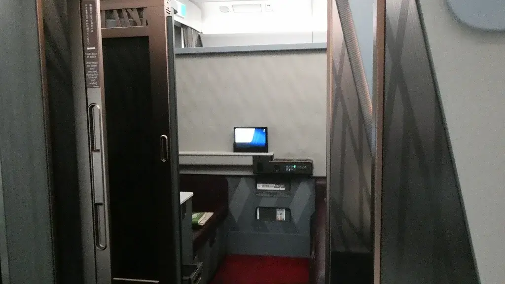 JAL A350-1000 国際線ファーストクラス 座席