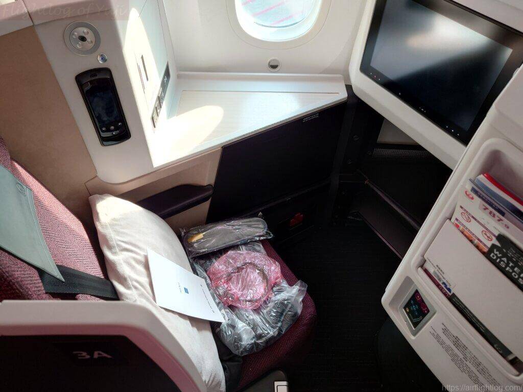 SKY SUITE III（SS9Ⅱ）窓側座席 
