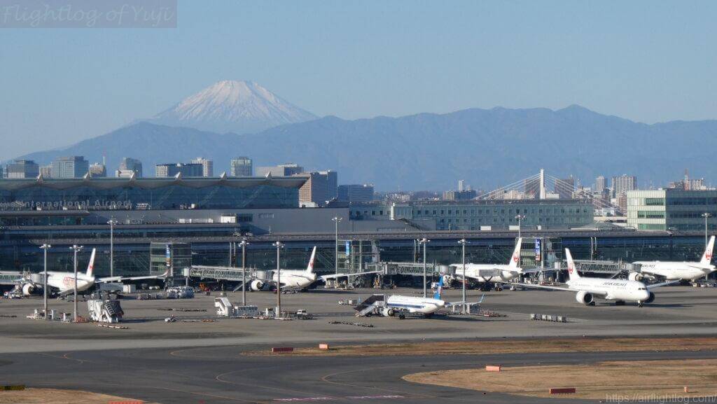 羽田空港と富士山