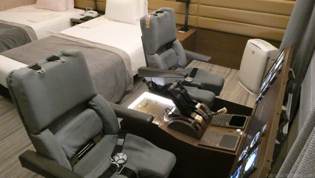 羽田エクセルホテル東急「JAL Cockpit ROOM」モックアップ座席
