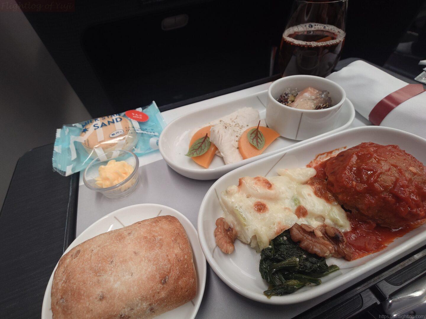 JAL国内線ファースト改定後の新千歳→羽田|空気は急ぐ最終便帯の上質なサービス