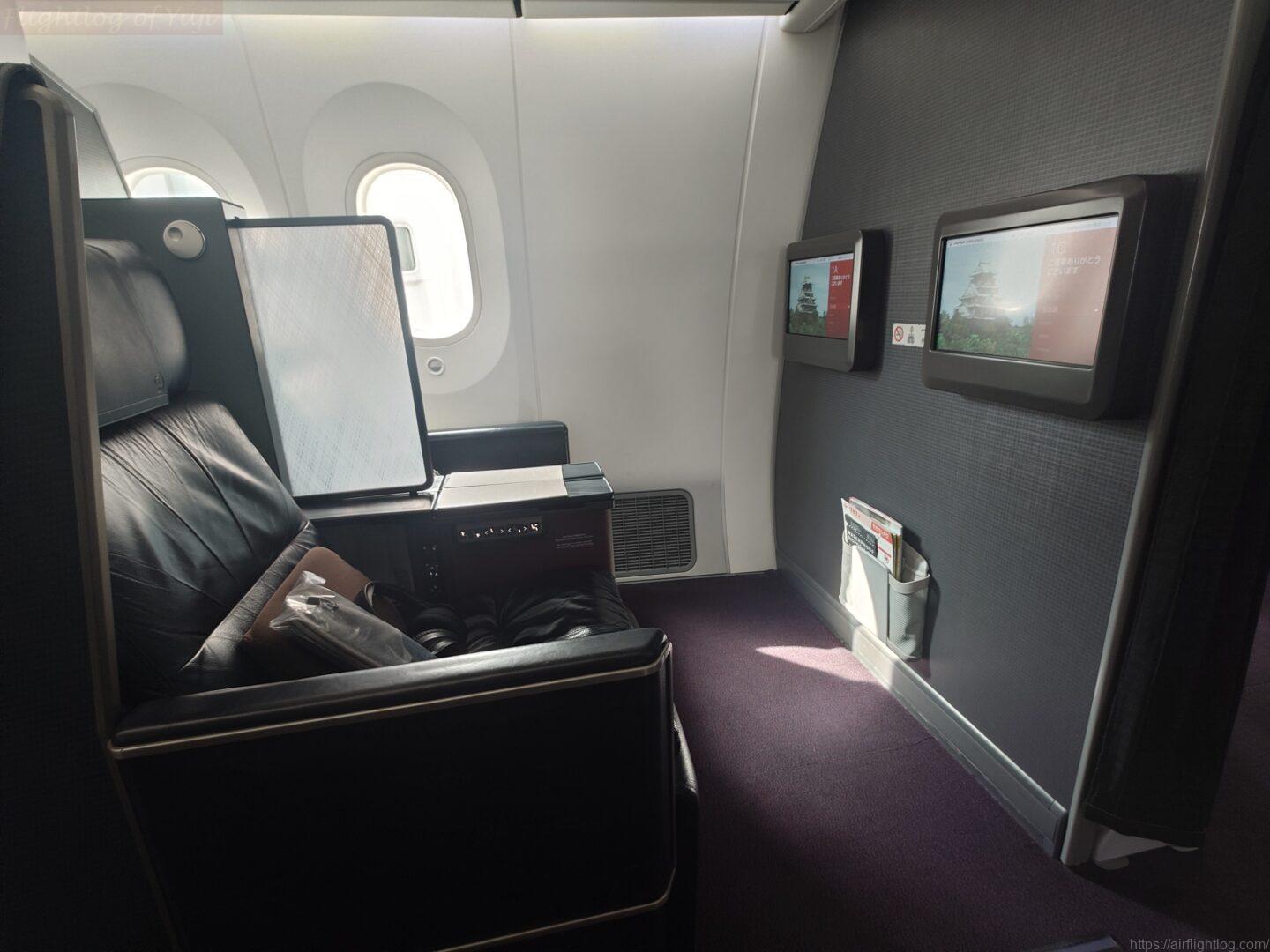 JAL国内線ファーストクラスB787座席